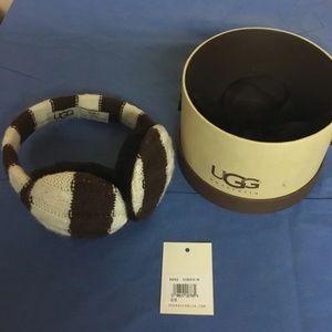 Ugg Crochet Earmuffs. Brown/Cream.